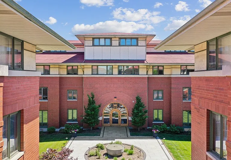 Oak Park City — Photo 3