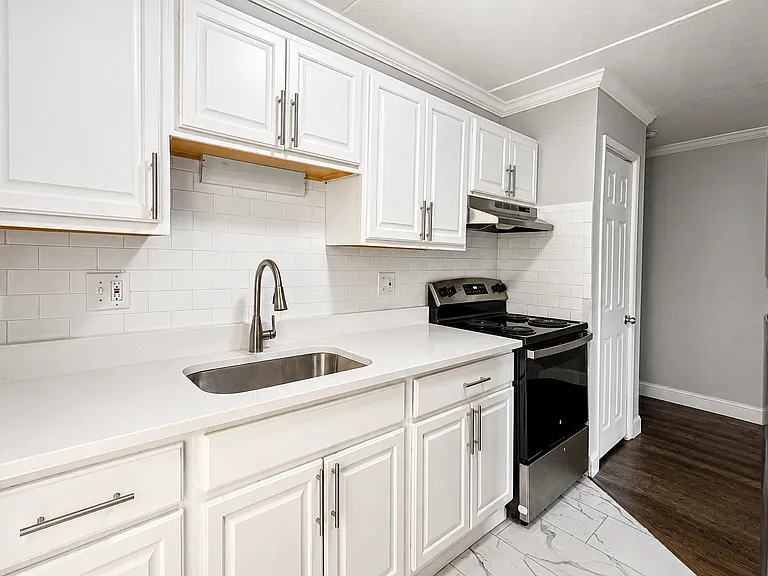 303 Grant St #13 — Photo 2