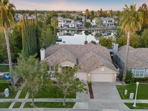 2601 Buckminster Dr, Elk Grove, CA 95758