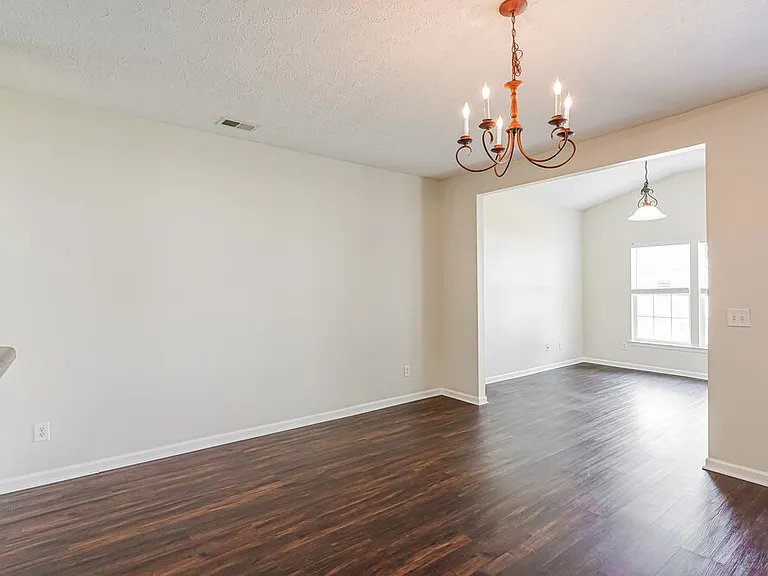 130 Megan St — Photo 5