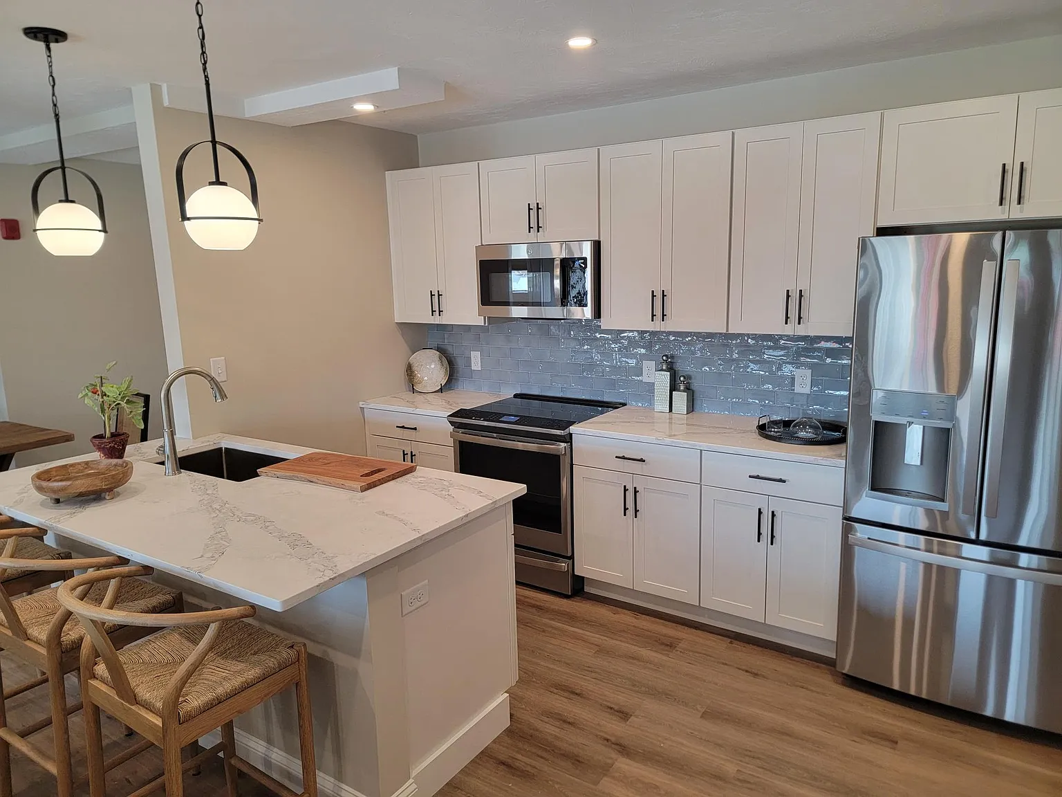 2 bed, 1.5 bath, 1432 sqft, $3,500 — Photo 2
