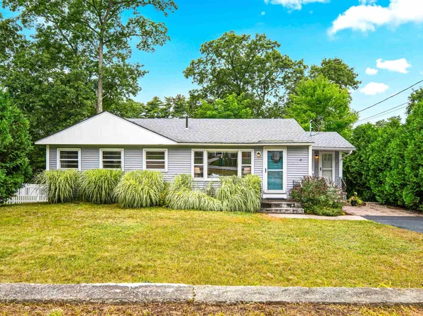 16 Hillside Drive, Nashua, NH 03064