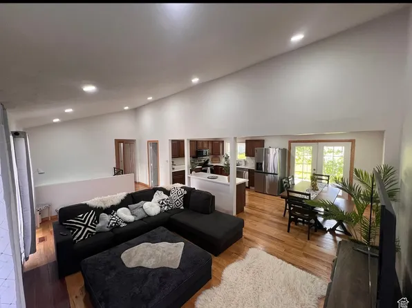 8793 S 1595 E, Sandy, UT 84093