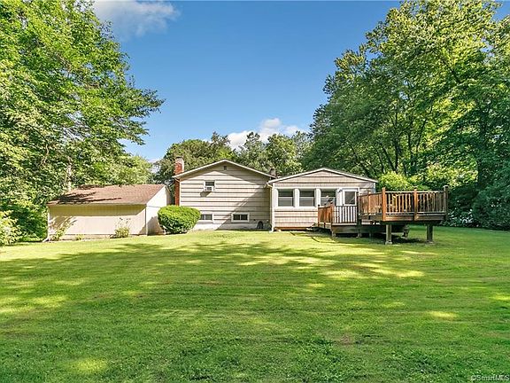 3rd image of 19 Cedarwood Ln