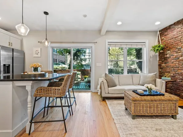 39 I St #1, South Boston, MA 02127