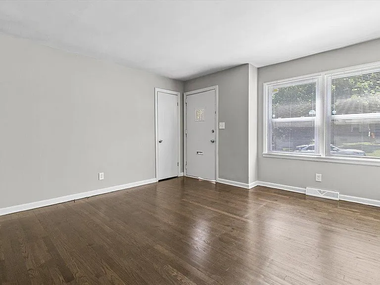 8023 Garfield Ave — Photo 2