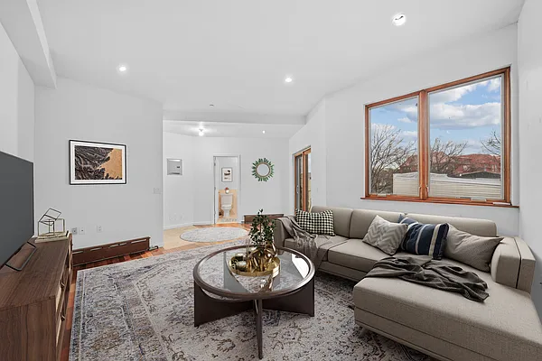 Rented by Vector New York, LLC | media 9