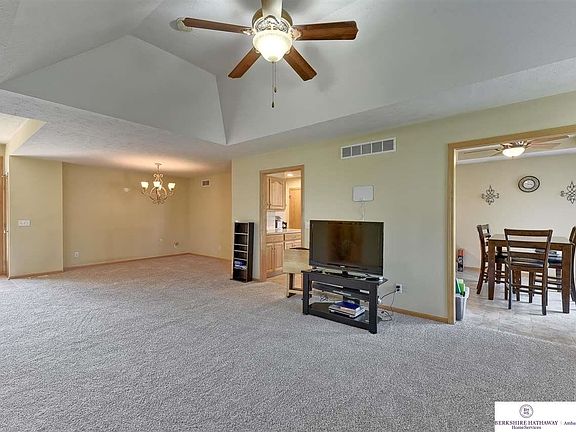 5th image of 4920 Fountain Dr