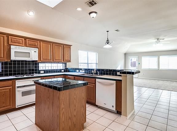 4th image of 6712 Thornbury Dr