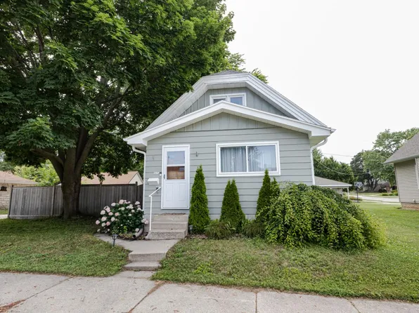 2004 17th AVENUE, South Milwaukee, WI 53172