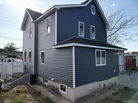 5th image of 21 Randall Avenue