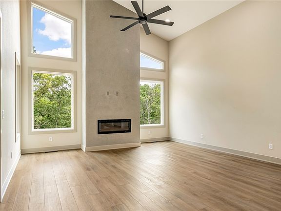 3rd image of 31 Dunholme Dr