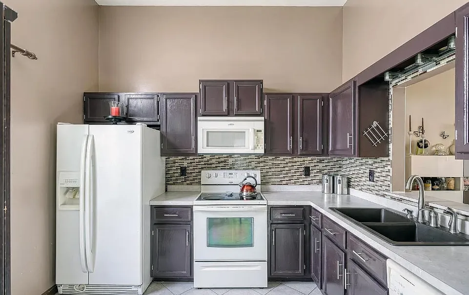 2 bed, 1088 sqft, $1,350 — Photo 3