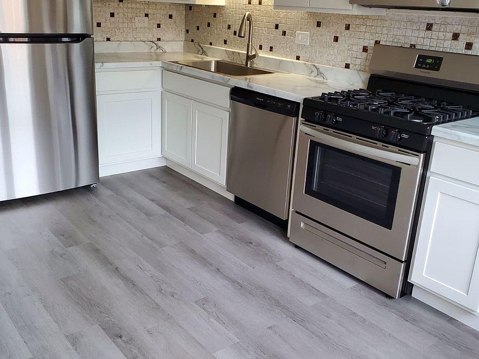 1st image of 8527 W Bryn Mawr Ave #2W