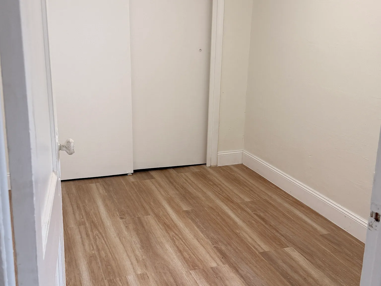 3 bed, 1000 sqft, $975 — Photo 4