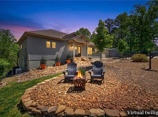 8252 Hickory Tree Ln, Rogers, AR 72756