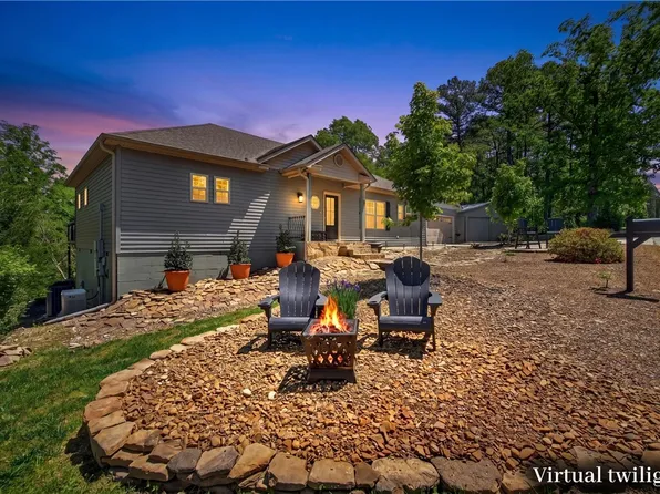 8252 Hickory Tree Ln, Rogers, AR 72756