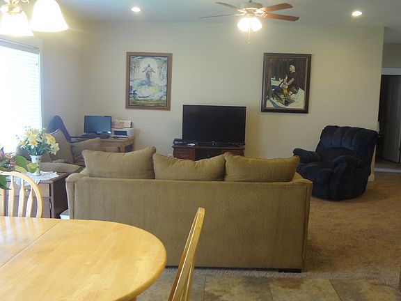 4th image of 432 W Appaloosa Dr