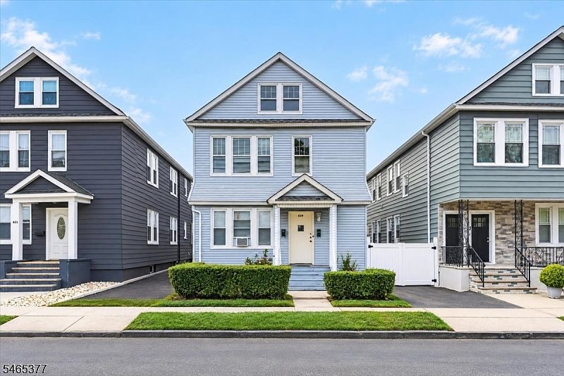 1st image of 627 Maple Ave
