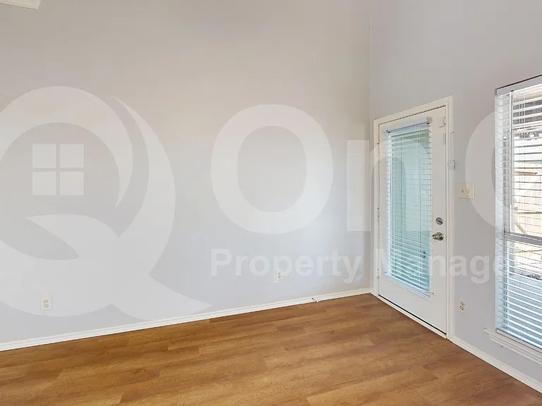 7913 Rice Dr — Photo 10