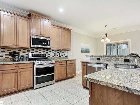 5th image of 315 Cypresshill Ct