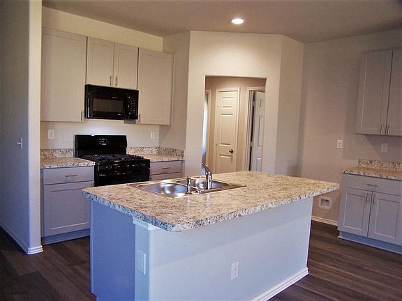 4th image of 158 Bellewood Manor Dr