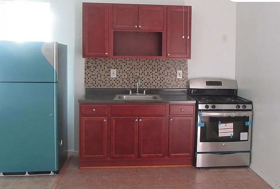 2nd image of 712 Banner Ave