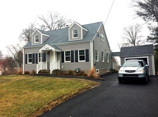 88 Vineyard Rd, Hamden, CT 06517