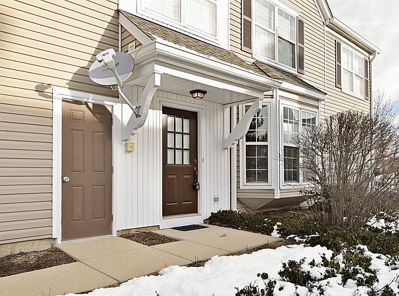 2nd image of 2271 S Elizabeth St
