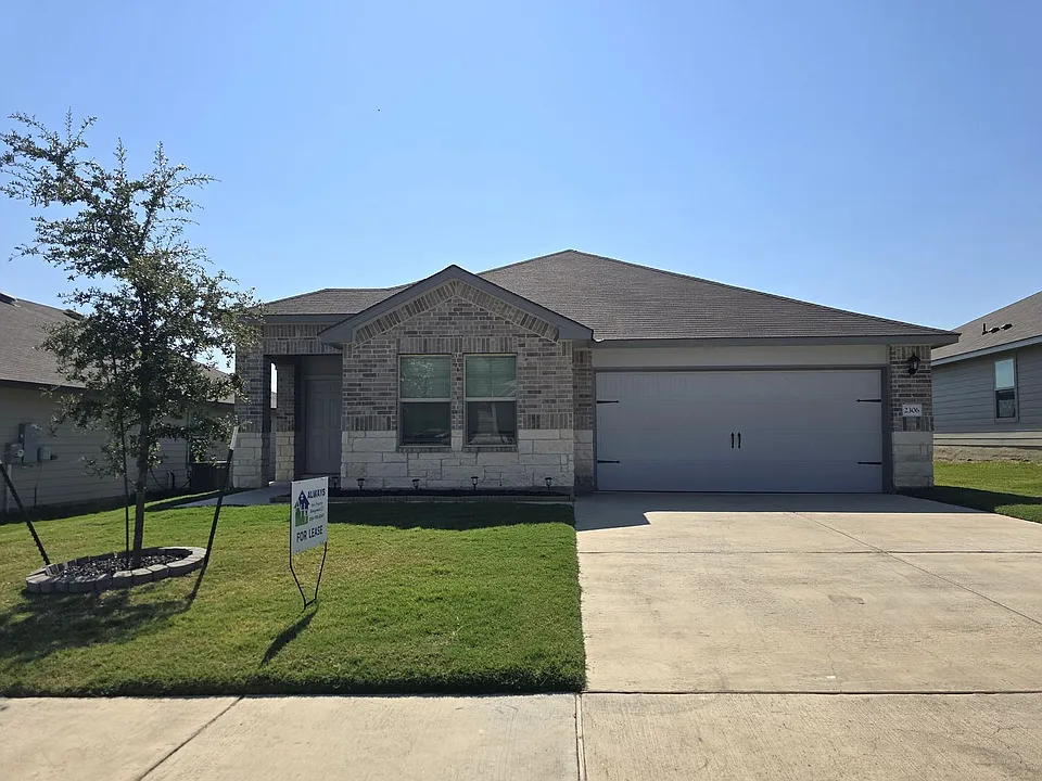2306 Aylesbury Dr