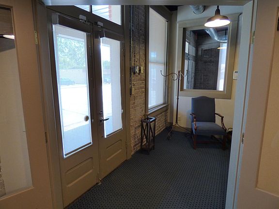 3rd image of 131 N Main St