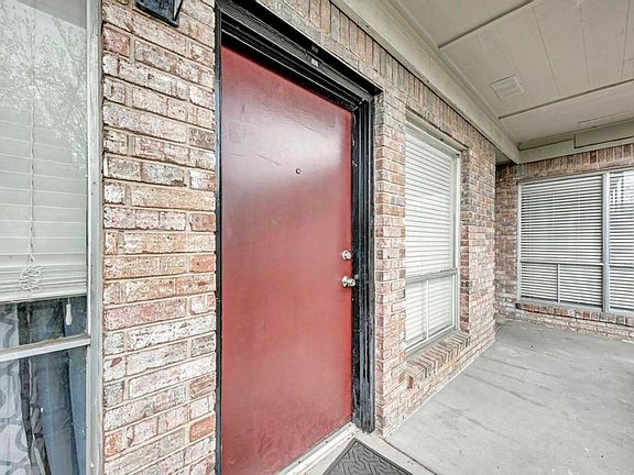 3rd image of 2207 Leon St APT 108