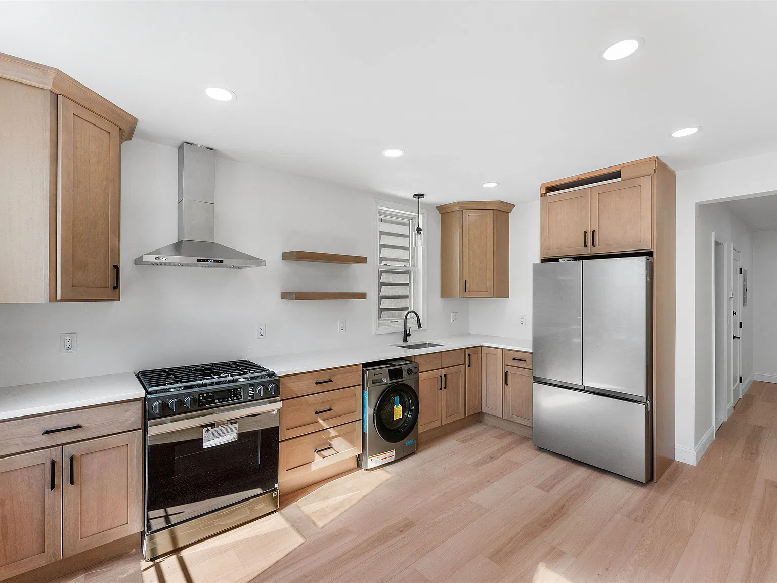 2 bed, 1.0 bath, $2,695 — Photo 4