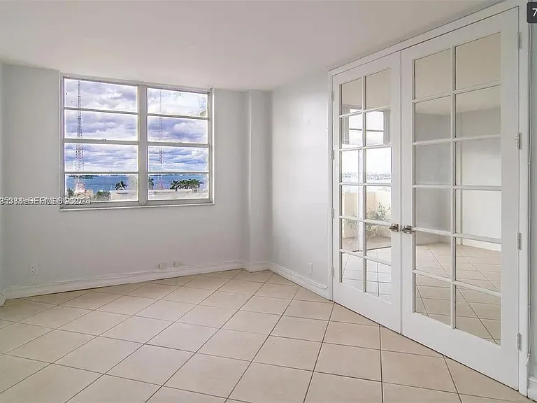 1455 N Treasure Dr #A — Photo 12