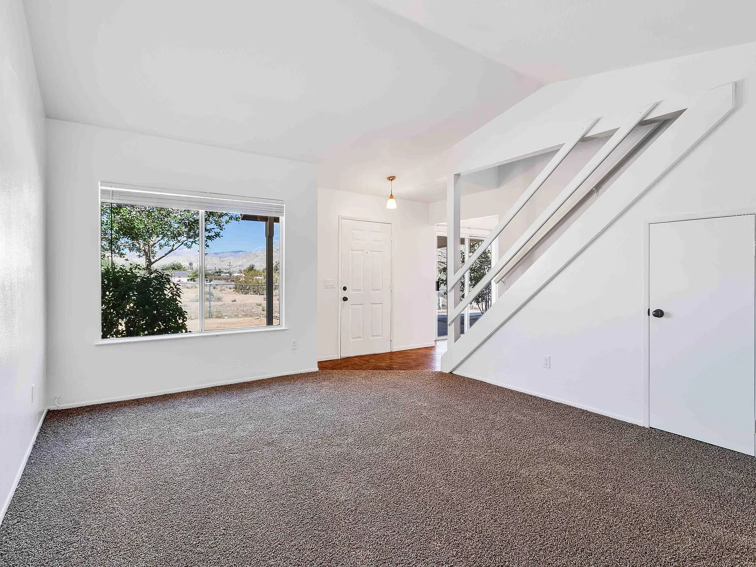 2 bed, 1.5 bath, 1008 sqft, $1,698 — Photo 2