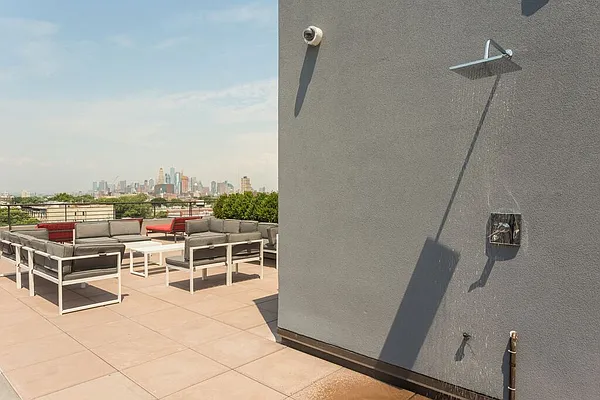 Rented by MNS | media 60