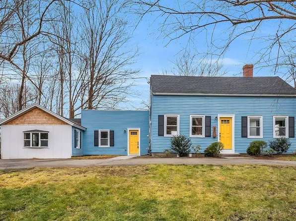 37 Warren St, Littleton, MA 01460