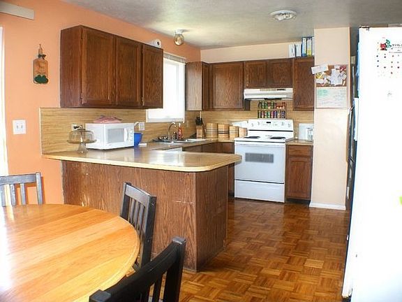 2nd image of 6476 S Daffodil Way