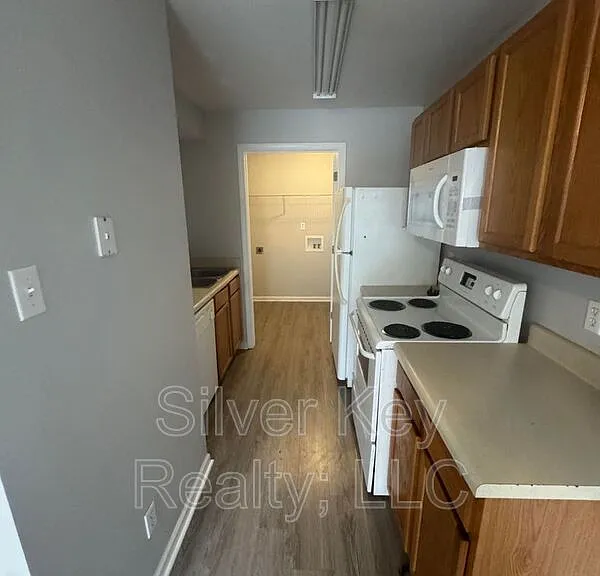 220 Willow Creek Dr #8 — Photo 4