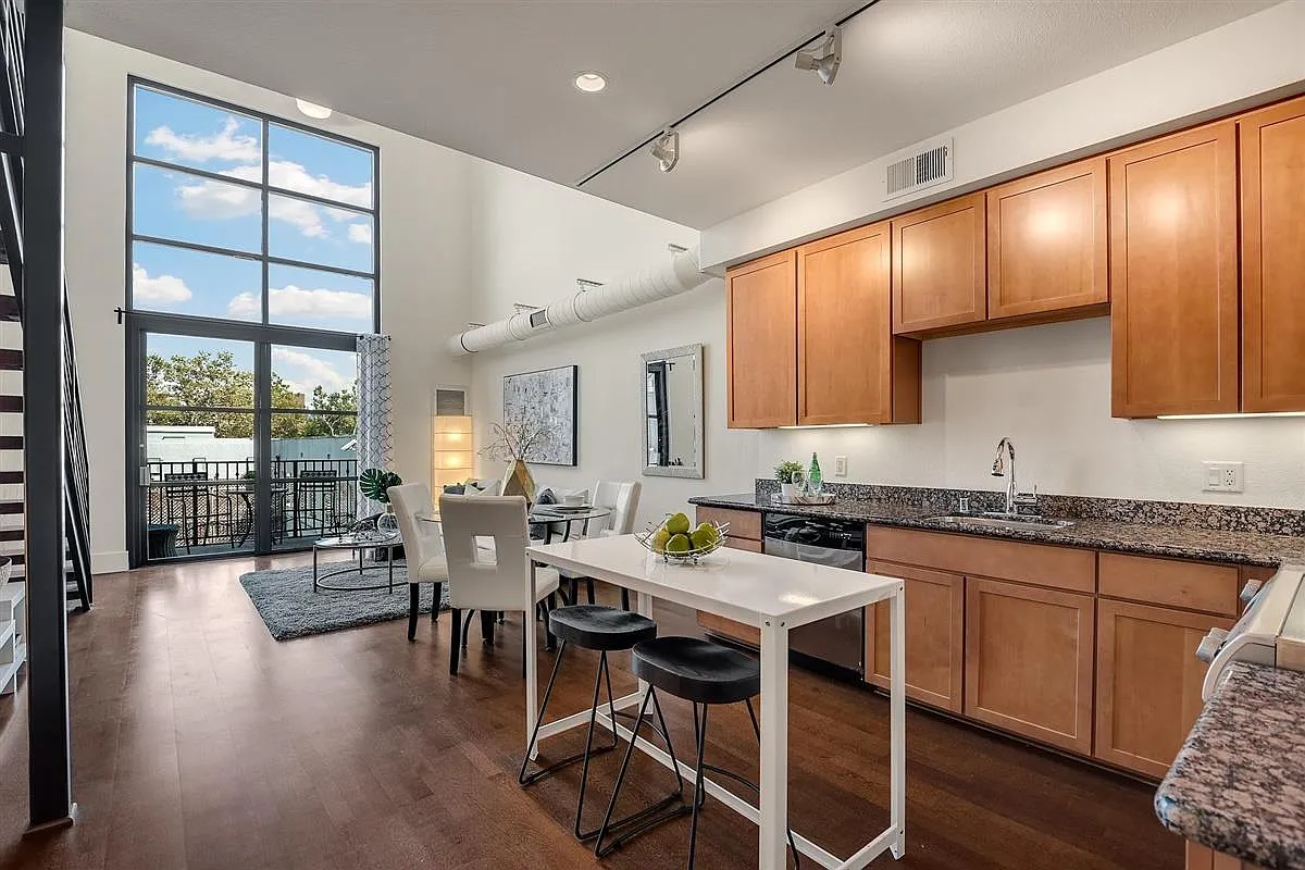 925 The Alameda Unit 309 photo 1