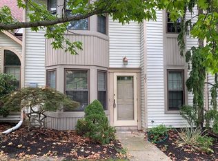 201 Crown Prince Dr, Marlton, NJ