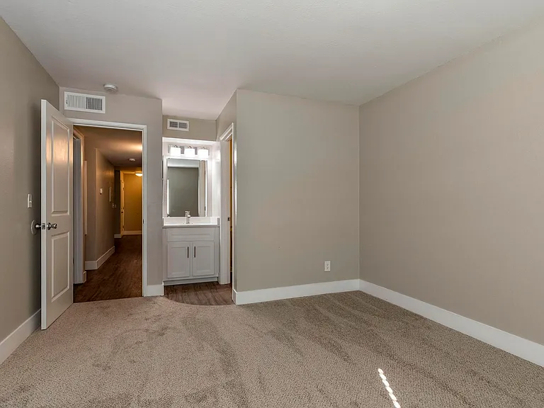 Portofino Apartments — Photo 19