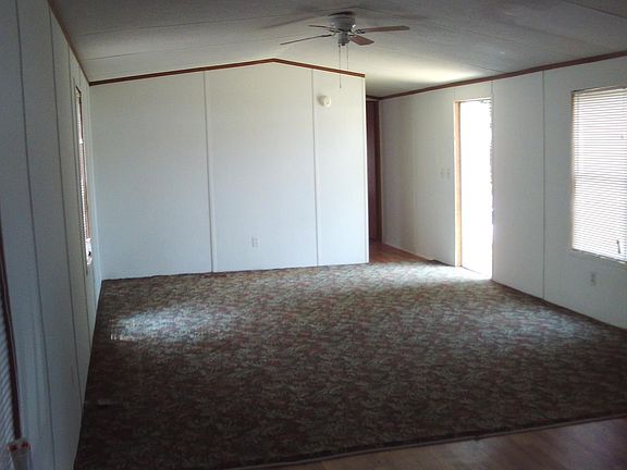 3rd image of 19 Kinnett Dr Lot 26