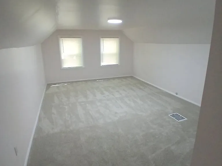 6015 Hosmer Ave — Photo 75