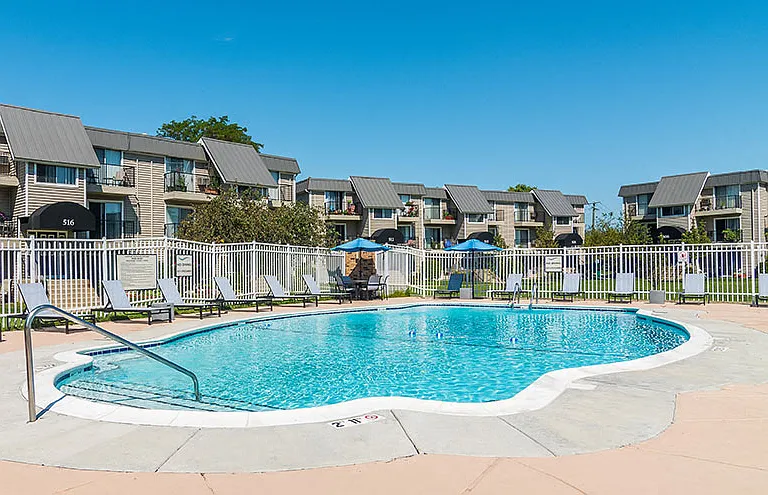 The Lakes at Fountain Square Apartment Homes — Photo 15