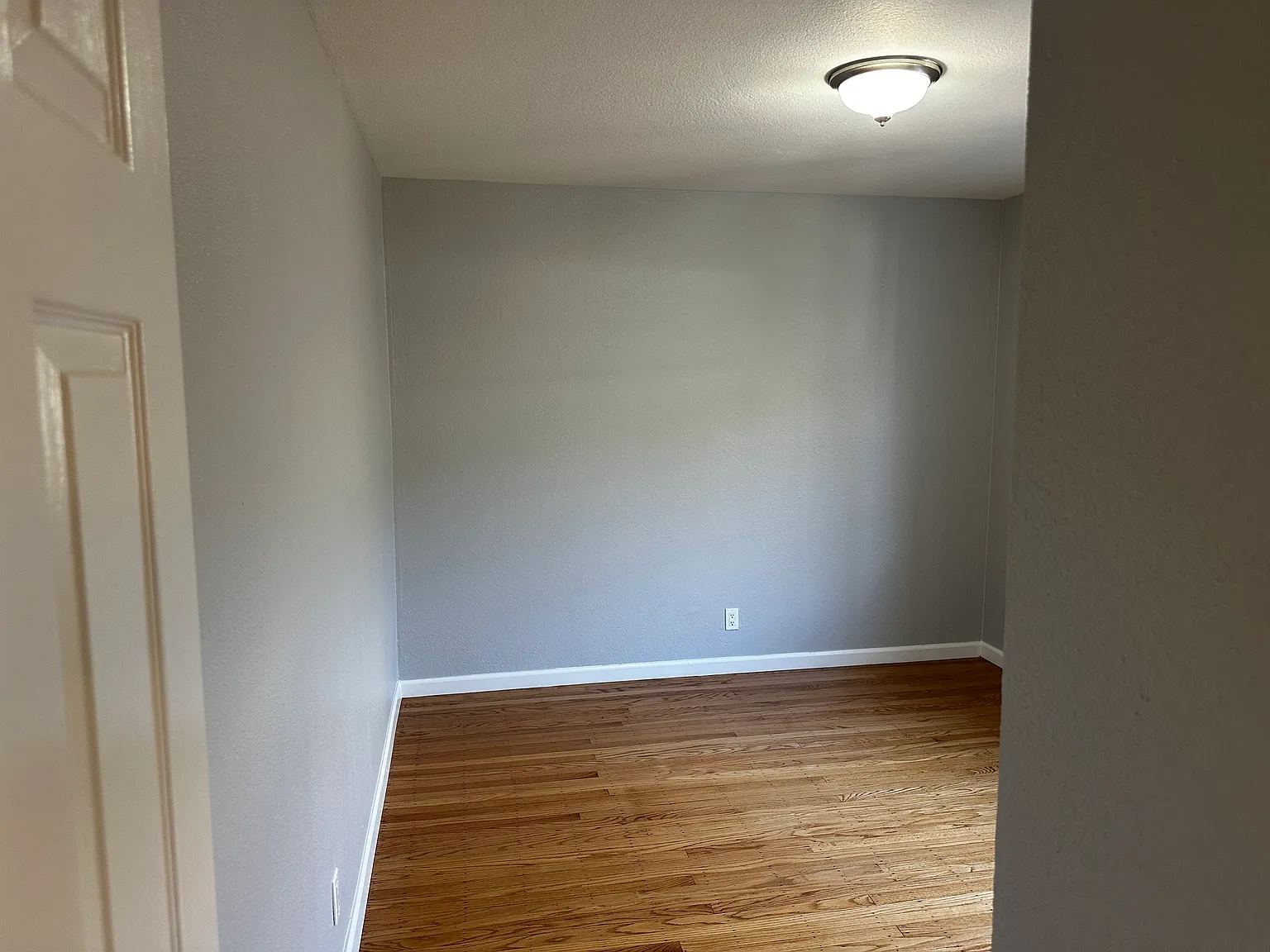 2230 84th Ave — Photo 3