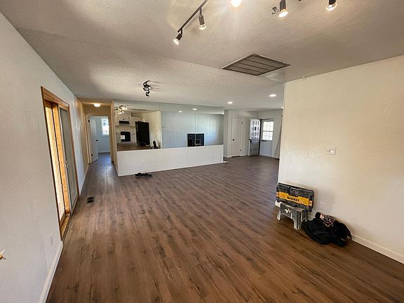 4th image of 313 Granada Dr