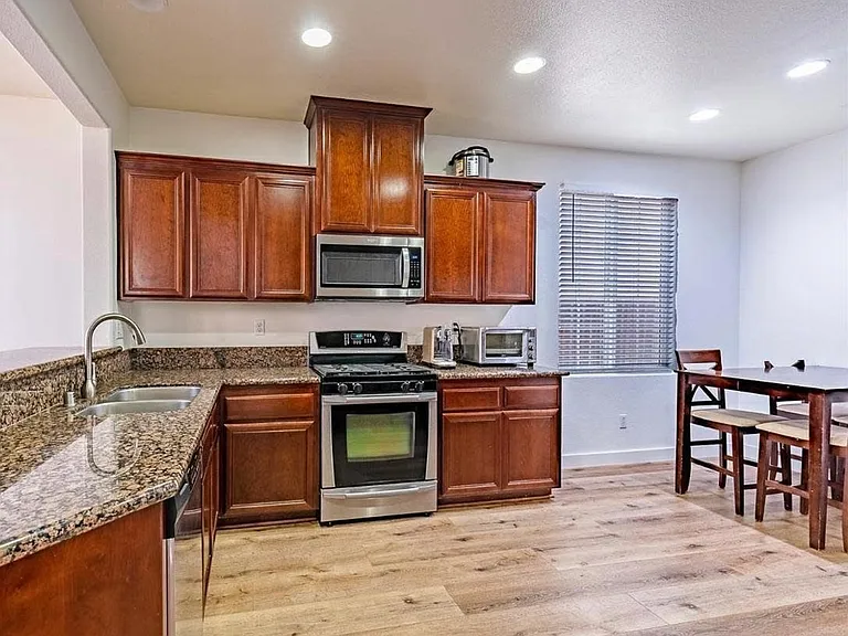 220 Candela Cir — Photo 8