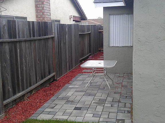 4th image of 4328 Victoria Ave