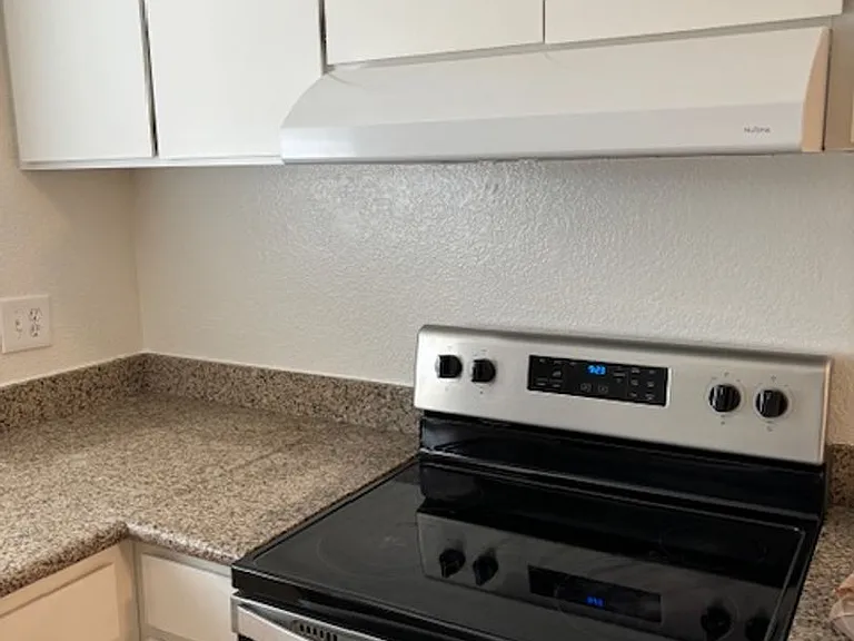 15 E Mount Diablo Ave #D — Photo 2